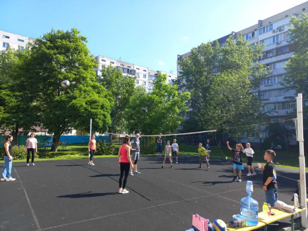 Приватна школа Екологія і Культура Київ, спортивний майданчик