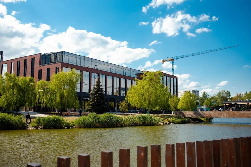 Приватна школа MRIYDIY High School у Львові